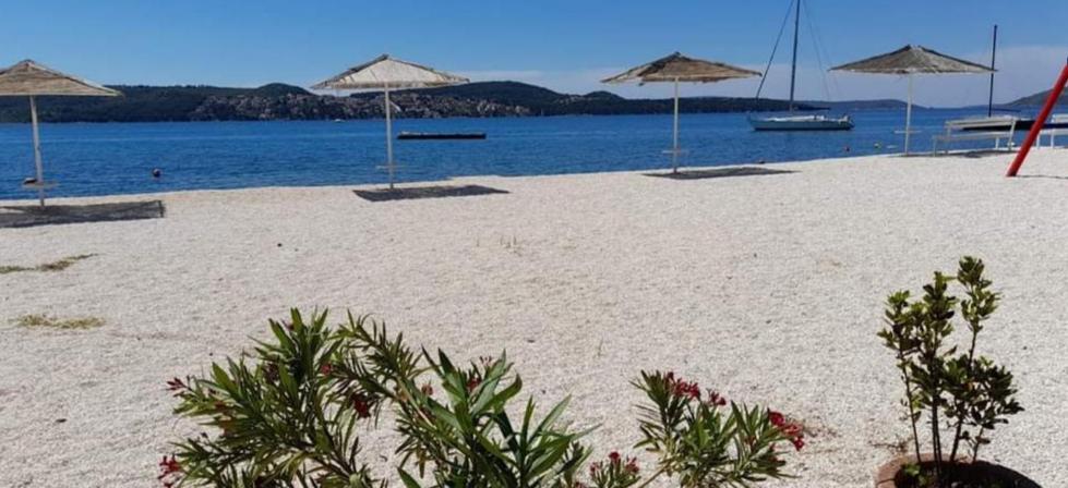 Roso Apartment With Sea View Trogir Exterior foto